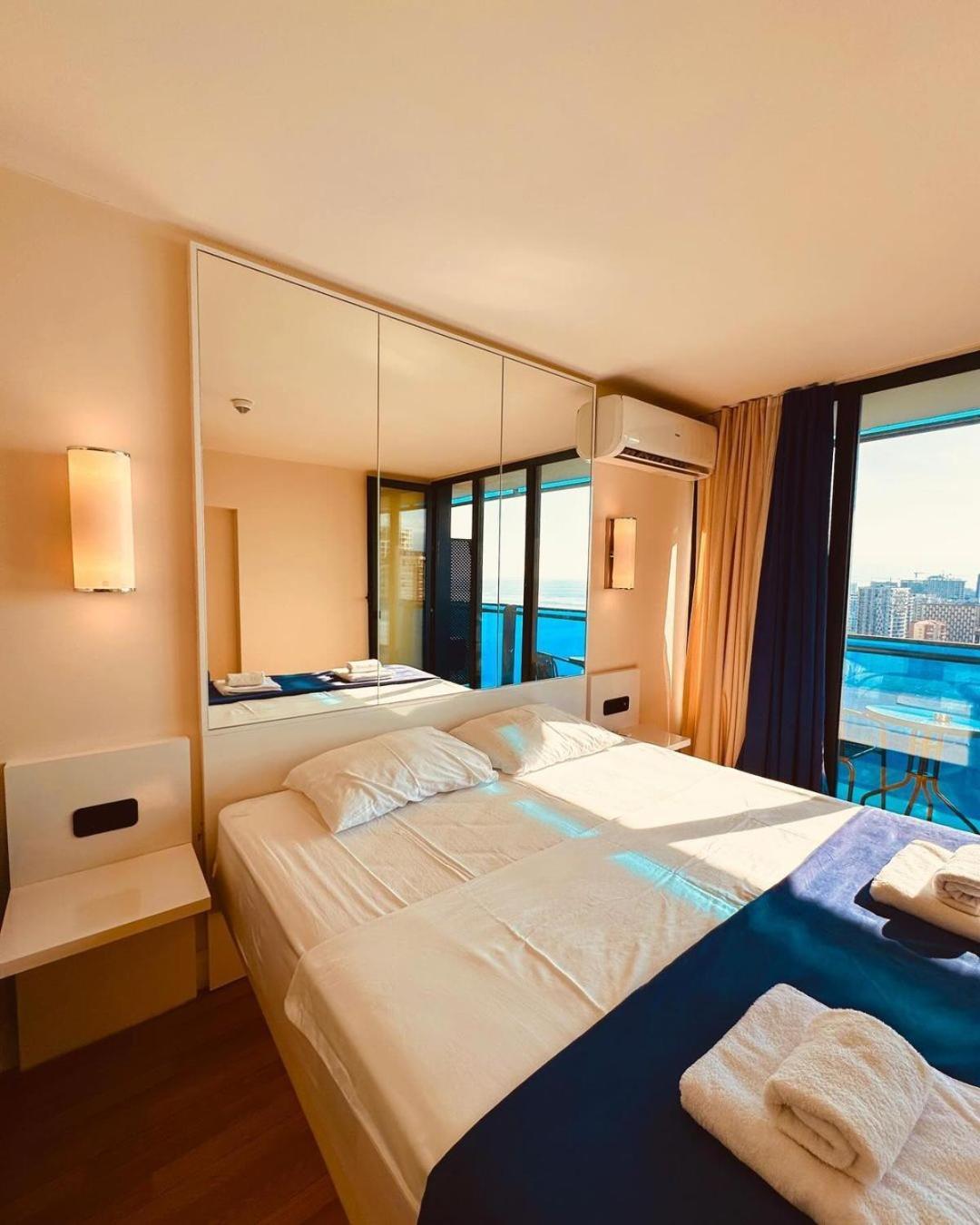 באטומי Orbi City Sea View מראה חיצוני תמונה